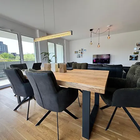 Moderne Am Neckar Mit Grosser Dachterrasse Apartmán
